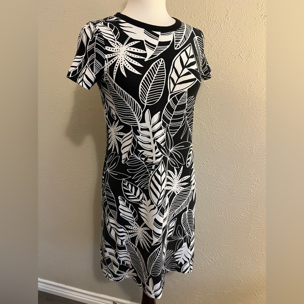 Old Navy Fitted Crew-Neck Tee Dress